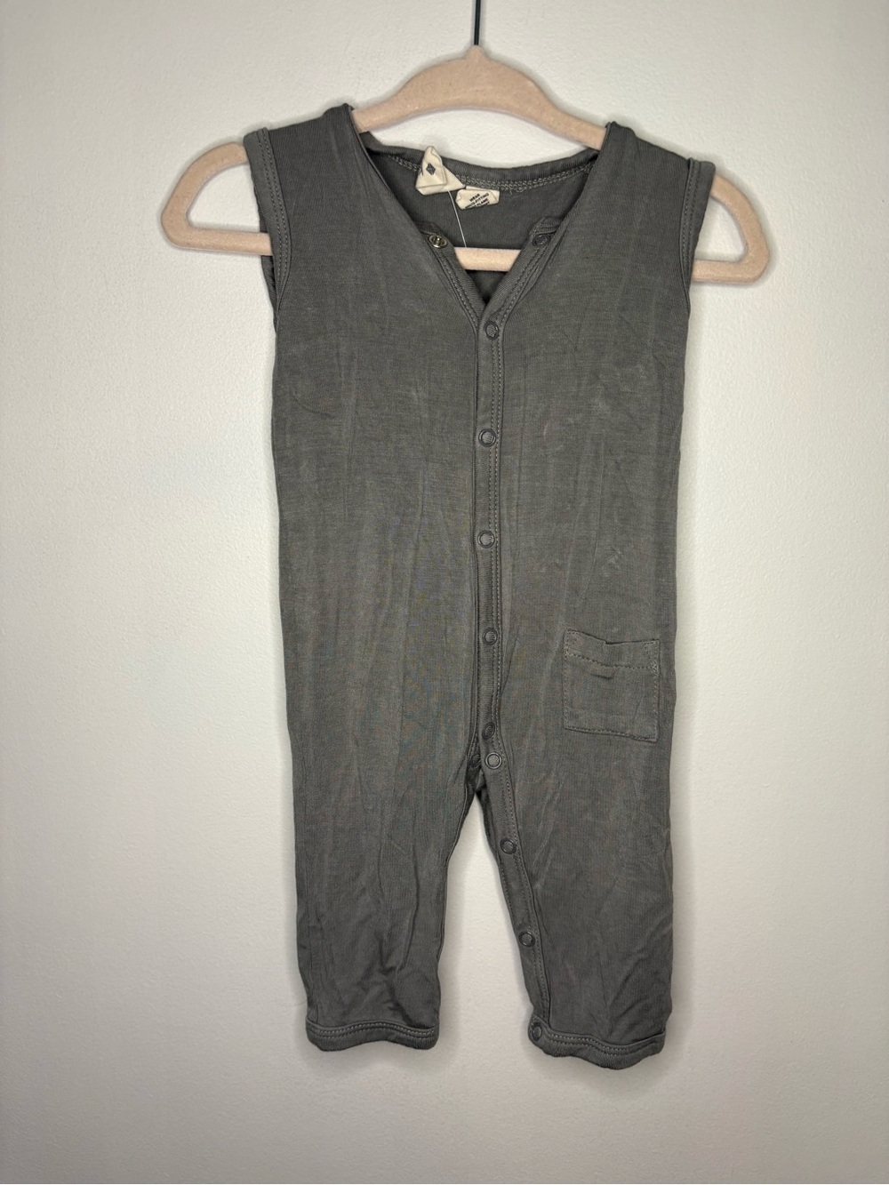 Kyte Baby Sleeveless Snap-Front Baby Romper in Charcoal Gray